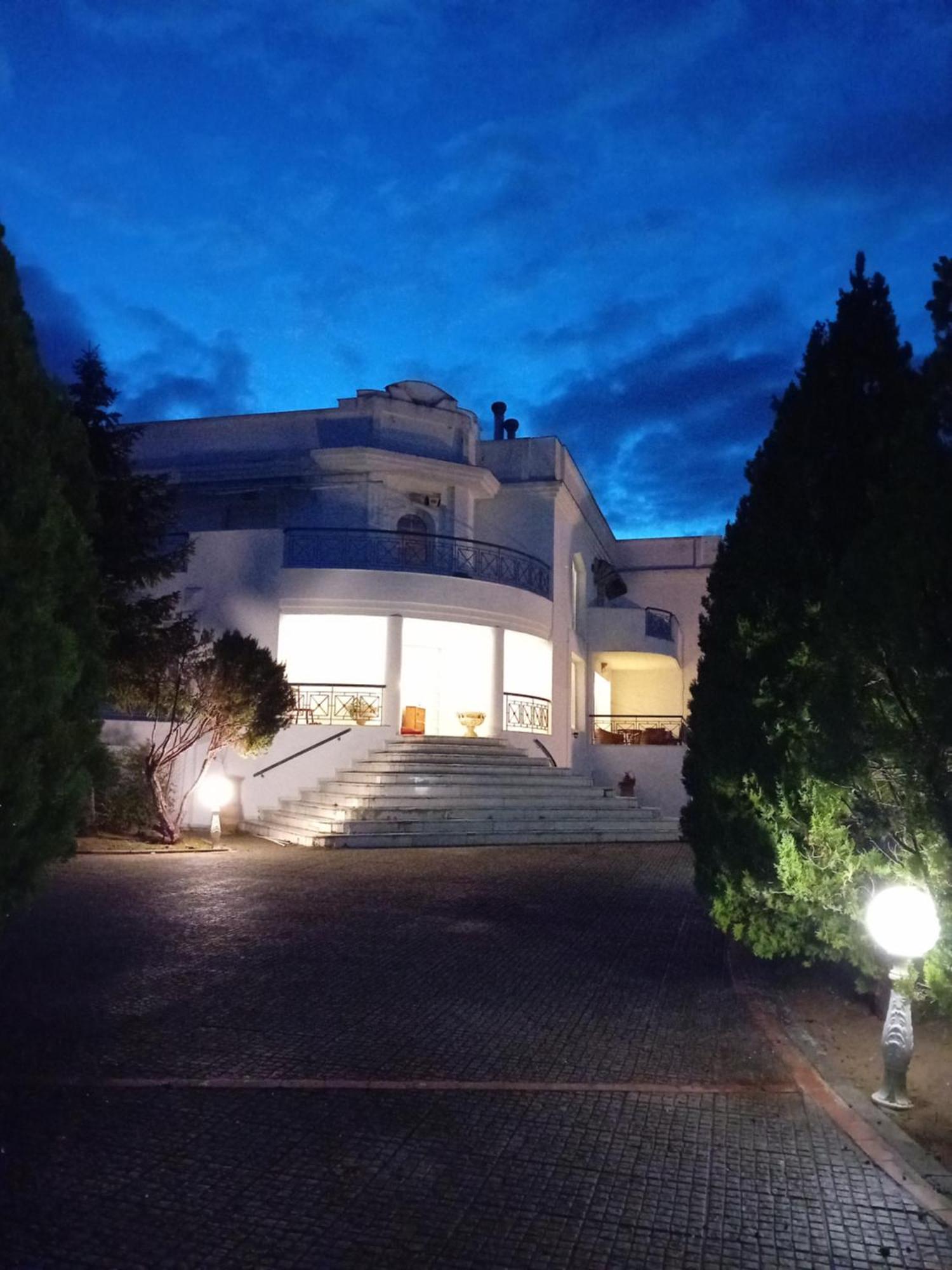 Livadaki Πολυτελησ Βιλα 8 - 10 Ατομων Στην Περιοχη Αεροδρομιου Θεσσαλονικησ别墅 外观 照片